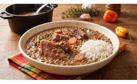 Petit salé antillais aux lentilles Célimène, queues et groins de porc