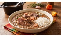 Petit salé antillais aux lentilles Célimène, queues et groins de porc